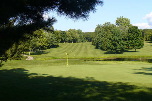Lake of the Woods Golf Course - hole 15