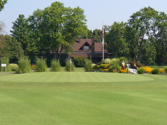 Crab Orchard Golf Club - 18th Green