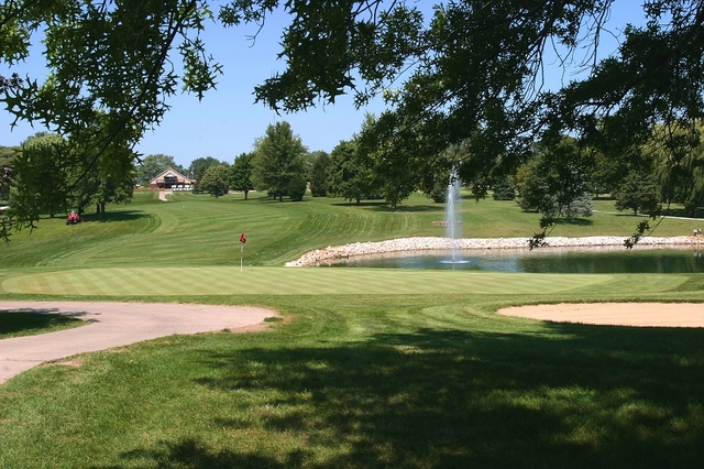 Looking for relaxing golf in the Quad Cities? Try Byron Hills Golf