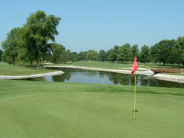 Pinecrest Golf Country Club in Huntley