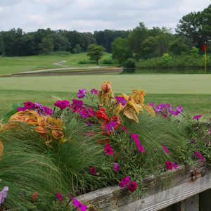 Cantigny G: clubhouse terrace